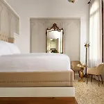 Апартаменты Swan Dolcevita Prestige - Canal View & Exclusive Experience *