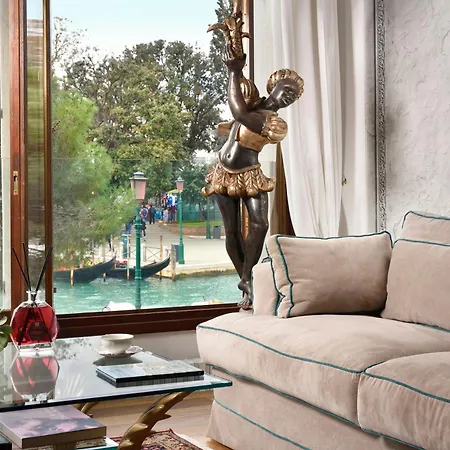 Swan Dolcevita Prestige - Canal View & Exclusive Experience * Venedik